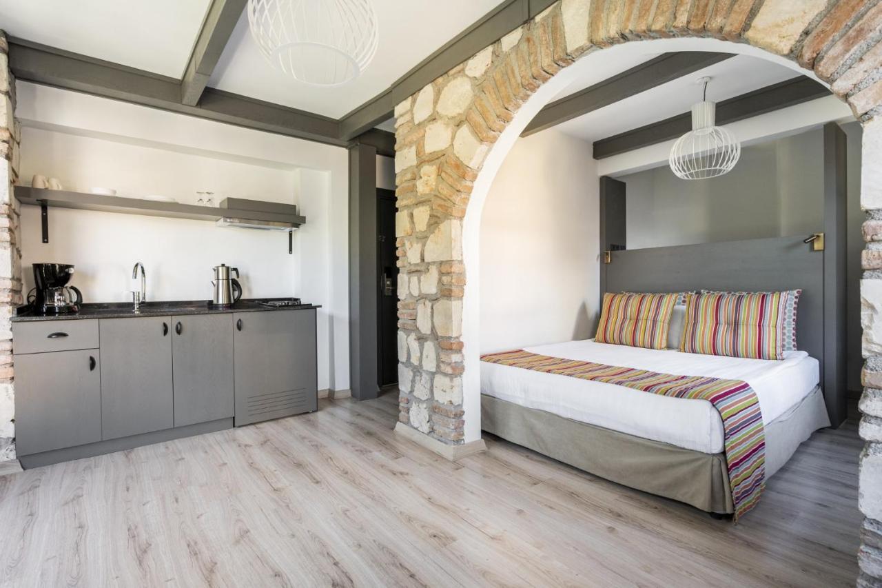 דירות אנטליה Lovely Studio Flat Near Hadrians Gate מראה חיצוני תמונה